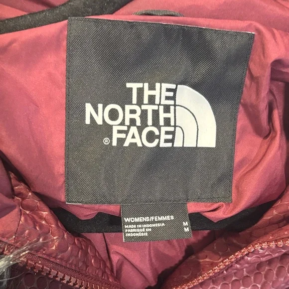 The North Face Women's Maroon Puffer Jacket with Faux Fur - Picture 11 of 11